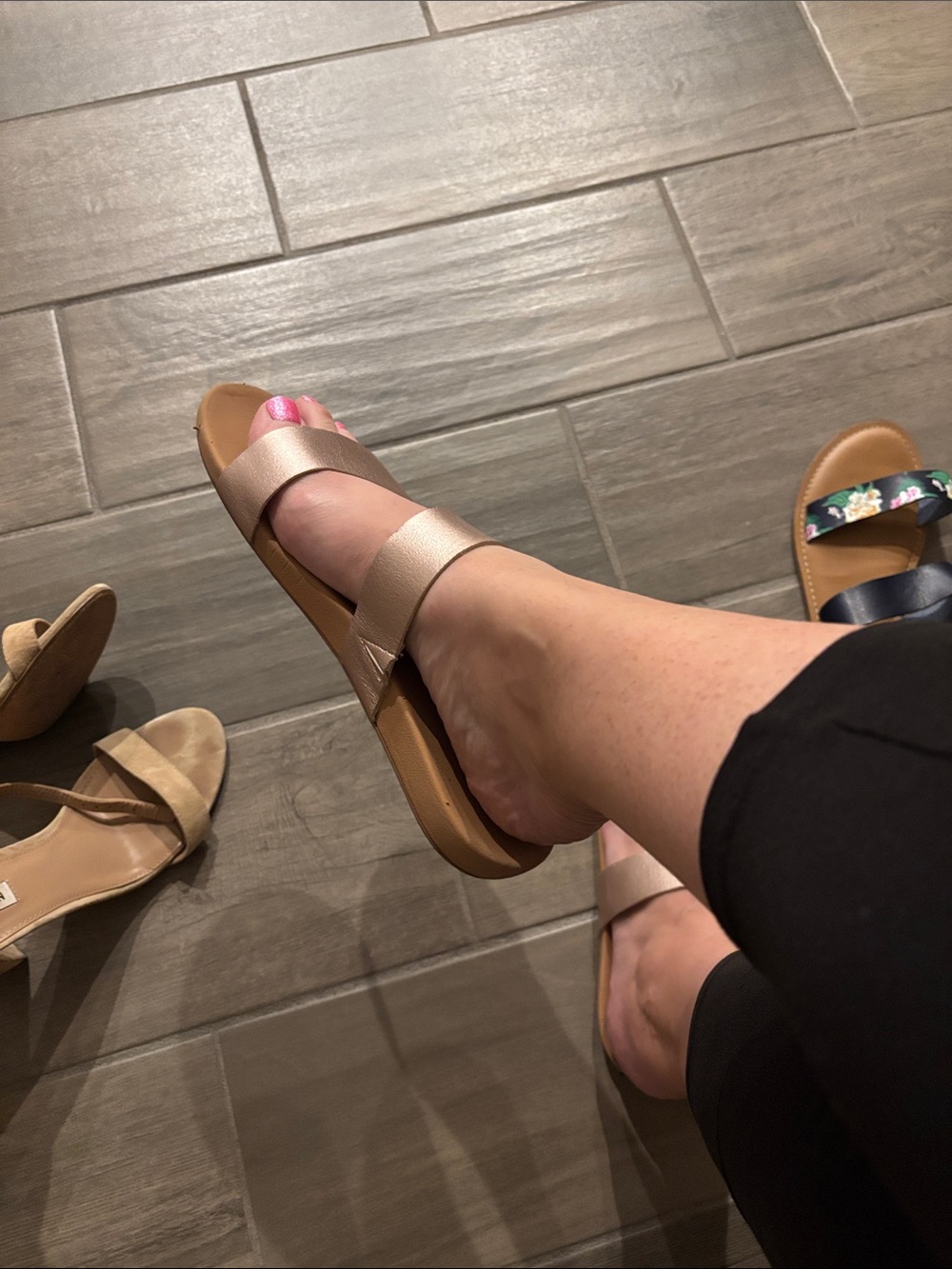 Shade & Shore rose gold sandals - Picture 6 of 7